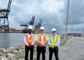 Lambriex analiza el envío de productos agropecuarios a St. Maarten con DP World en el Puerto Marítimo de Caucedo en RD