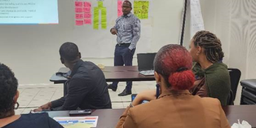 Definición del plan estratégico a largo plazo para las reformas de salud pública.