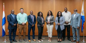 Representantes de la Misión de Gestión del Programa del Fondo Fiduciario a Sint Maarten se Reúnen con COM