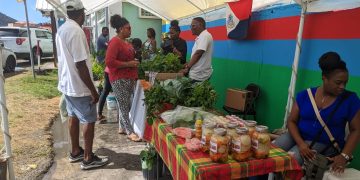 Un mercado de artesanía y granjeros lanzado en philipsburg