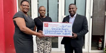 El movimiento CURE de CIBC FirstCaribbean apoya a la Fundación Nurse We Care, Do You?