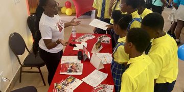 CIBC FirstCaribbean introduce a los estudiantes al mundo de la banca en DPE Career village