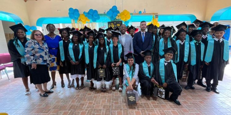 Graduación de anfitrión de MGDW con gran estilo