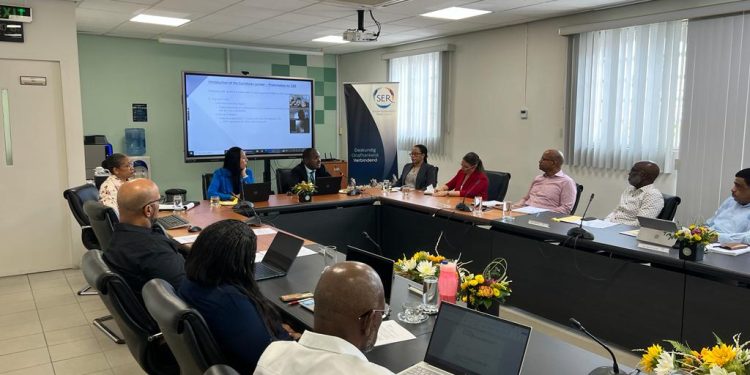 SER recibe presentación sobre introducción del Florín del Caribe