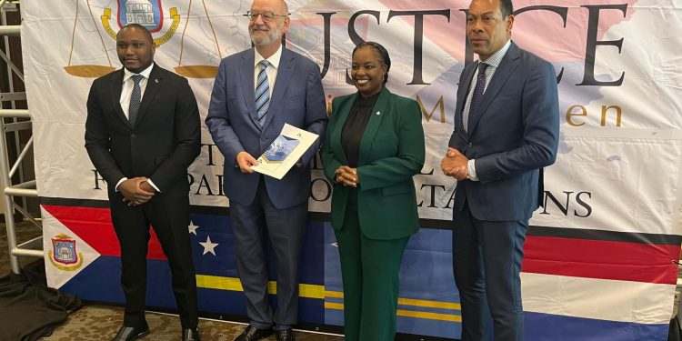 Ministros presentaron un anteproyecto de Código de Conducta para OM