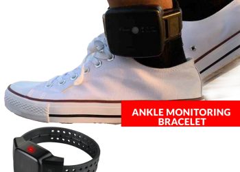 La Honorable Ministra de Justicia Anna E. Richardson implementa una nueva política holística de brazaletes de tobillo