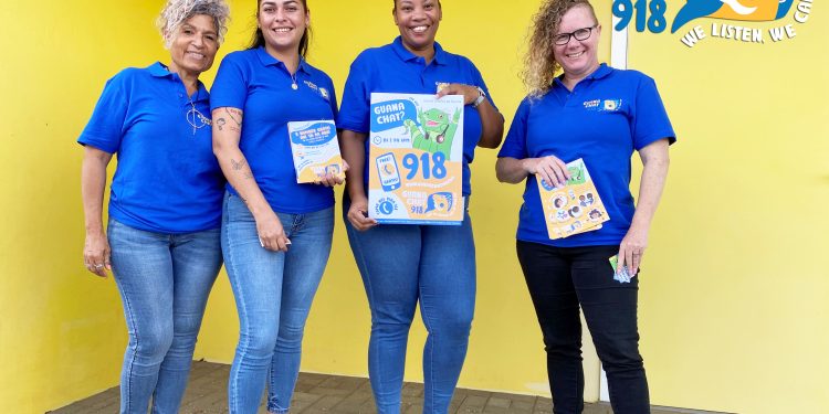 El equipo de promoción de ‘Guana Chat’ en acción en las escuelas de Bonaire