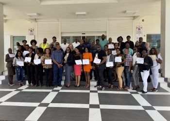 Ceremonia de certificación CERT celebra el fortalecimiento de la respuesta ante desastres en Sint Maarten