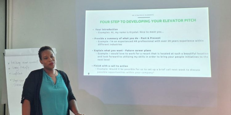 Krystal Wanga lanza cursos gratuitos de empleo de verano SMILE