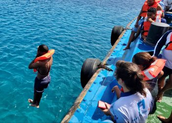 Policía militar y agentes de policía en el Caribe Neerlandés formados como capitanes de nuevos patrulleros