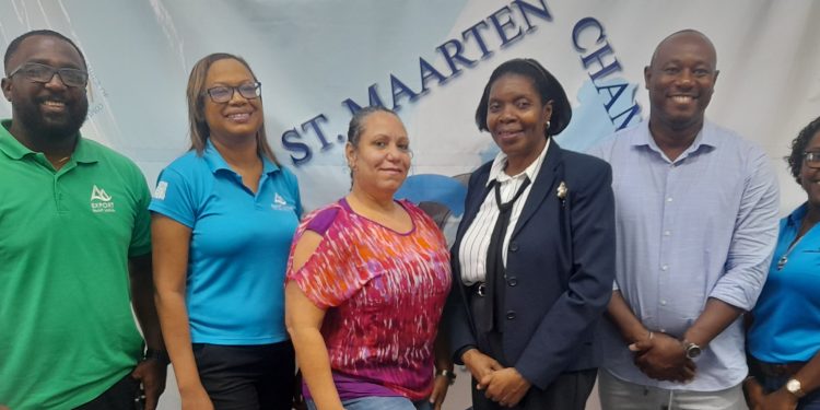 COCI analiza las relaciones comerciales Ministro de Comercio y Desarrollo Empresarial de Saint Lucia
