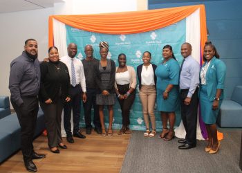 Republic Bank presentó la iniciativa inaugural Enlace Juvenil en St. Maarten