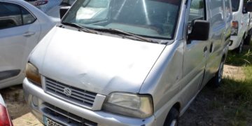 La Policía está solicitando al propietario de este minivan que se presente y haga el reclamo