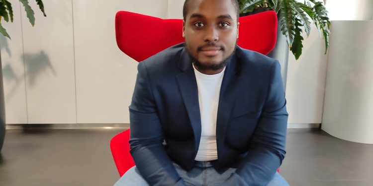 Tyrell Pantophlet (PLAEX) para presentar en SMILE