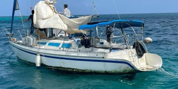 Los guardacostas ayudaron a un velero en St. Maarten