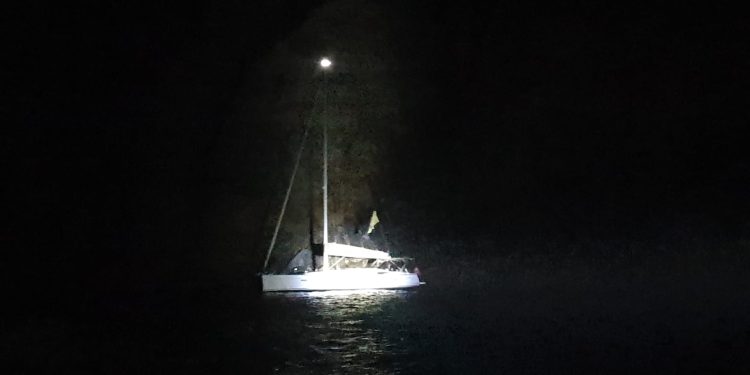 Guardacostas asistieron a un velero en Saba