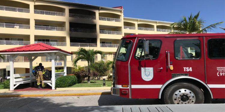Incendio en edificio de Simpson Bay Resort provoca evacuación