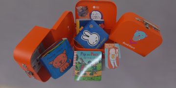 “Introduciendo a las pequeñas mentes al encantador mundo de los libros”