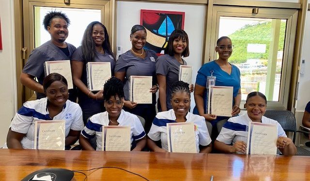 13 enfermeras del SMMC completan curso de Cuidados Agudos Básicos