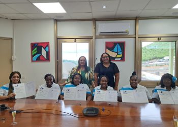 Se gradúan seis enfermeras certificadas en diálisis en SMMC