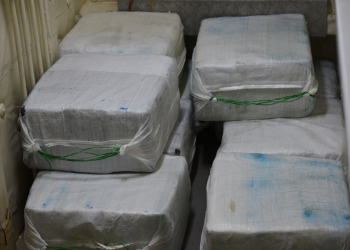 La Armada intercepta casi 1,000 kilogramos de cocaína en región del Caribe holandés