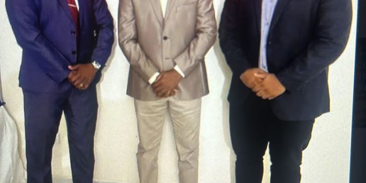 El candidato de UPP, Kevin Maingrette, facilita una colaboración socioeconómica histórica entre Sint Maarten y Haití