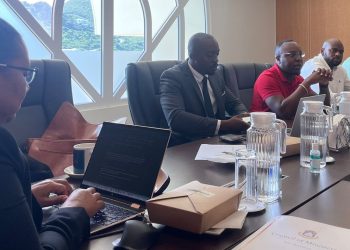 El CoM y el Presidium del Parlamento mantienen una reunión productiva