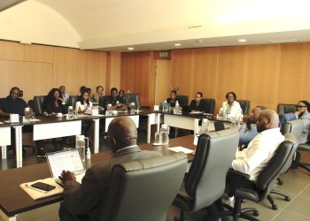 El equipo de recomendación hace una presentación al CoM sobre la satisfacción de los empleados