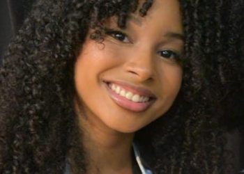 Nysette Gomes recibe el Premio Presidente del Parlamento 2023