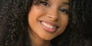 Nysette Gomes recibe el Premio Presidente del Parlamento 2023