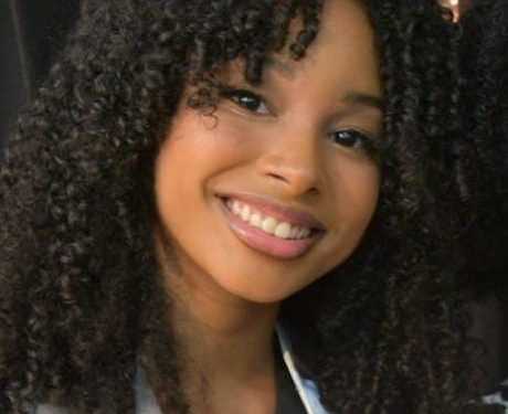 Nysette Gomes recibe el Premio Presidente del Parlamento 2023