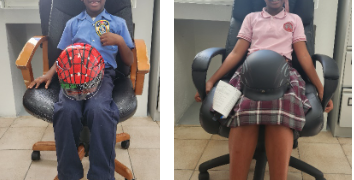 La policía de Sint Maarten colabora con Caribbean Eagles y Riders en dos motocicletas para promover la seguridad infantil con una campaña de donación de cascos