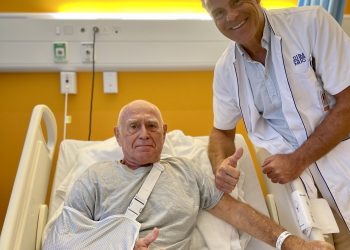 Primera cirugía de reemplazo de hombro realizada en SMMC