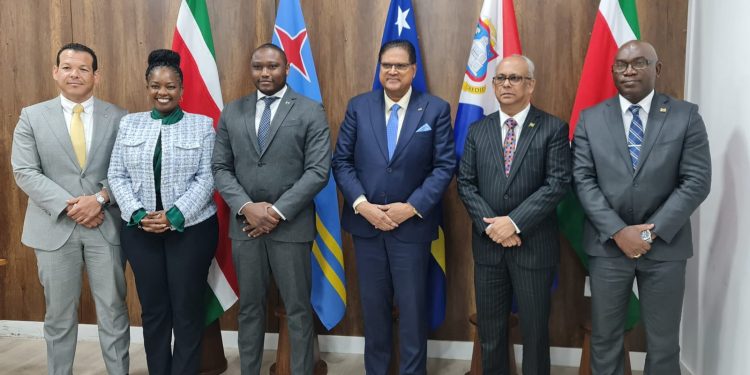 Ministros de Justicia del CAS concluyen exitosa visita de trabajo en Surinam