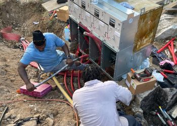 Los cortes de energía en varios distritos provocaron restauraciones de emergencia por parte de especialistas en alta tensión de NV GEBE