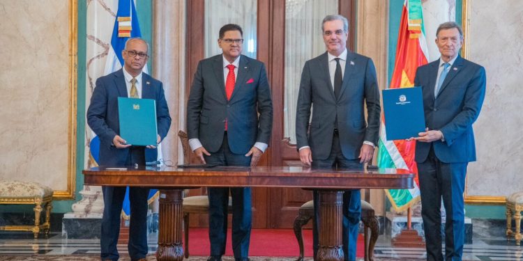 Dominican Republic and Suriname seal agreement to strengthen air transport between both countries