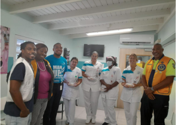 En honor al Mes de Concientización sobre el Cáncer de Mama, Sint Maarten South