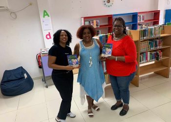 Biblioteca de Bonaire recibe ‘Rumannan Purunchi’ de Loekie Morales