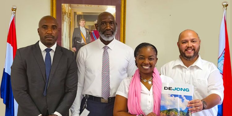 Proyecto de legislación sobre sistema de información anticipada de pasajeros y registro de nombres de pasajeros presentado a la Ministra de Justicia, Sra. Anna E. Richardson