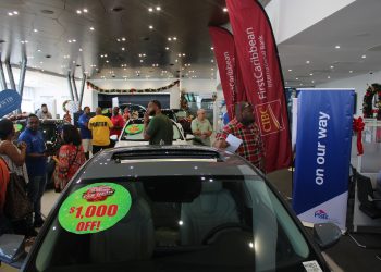 Motorworld organiza la exposición anual de automóviles de Navidad este sábado