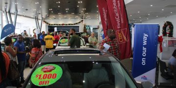 Motorworld organiza la exposición anual de automóviles de Navidad este sábado