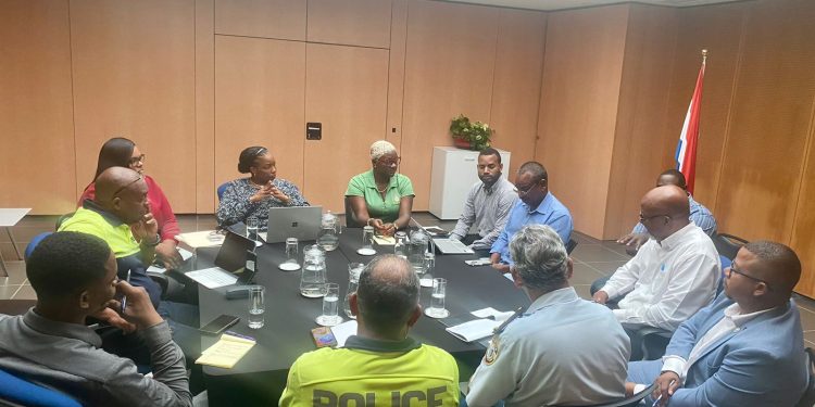 Varios Ministerios se unen para abordar la congestión del tráfico y encontrar soluciones