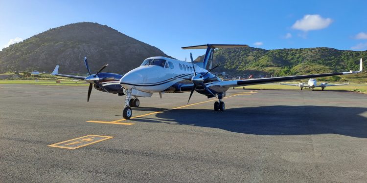 Lanzamiento de fotografías aéreas sobre St. Eustatius, Saba y Bonaire