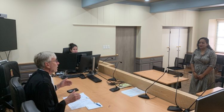 Suhendra León prestó juramento como juez suplente en Sint Maarten