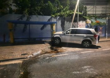Accidente vehicular en L.B. Scott Road: respuesta inmediata por parte de KPSM y servicios de emergencia