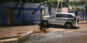 Accidente vehicular en L.B. Scott Road: respuesta inmediata por parte de KPSM y servicios de emergencia