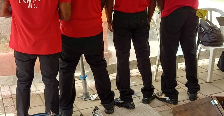 New Energy Band toca en White and Yellow Cross Center