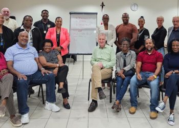 Los Secretarios Generales del Gobierno y los miembros del Grupo de Enfoque sobre Satisfacción de los Empleados se unen a un taller para mejorar las relaciones