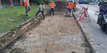 Ministro de VROMI realiza obras viales de emergencia en Orange Grove