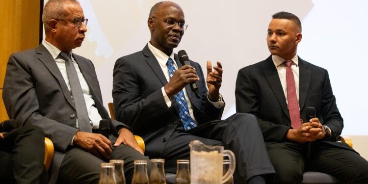 CBCS organizó un simposio con actores económicos clave